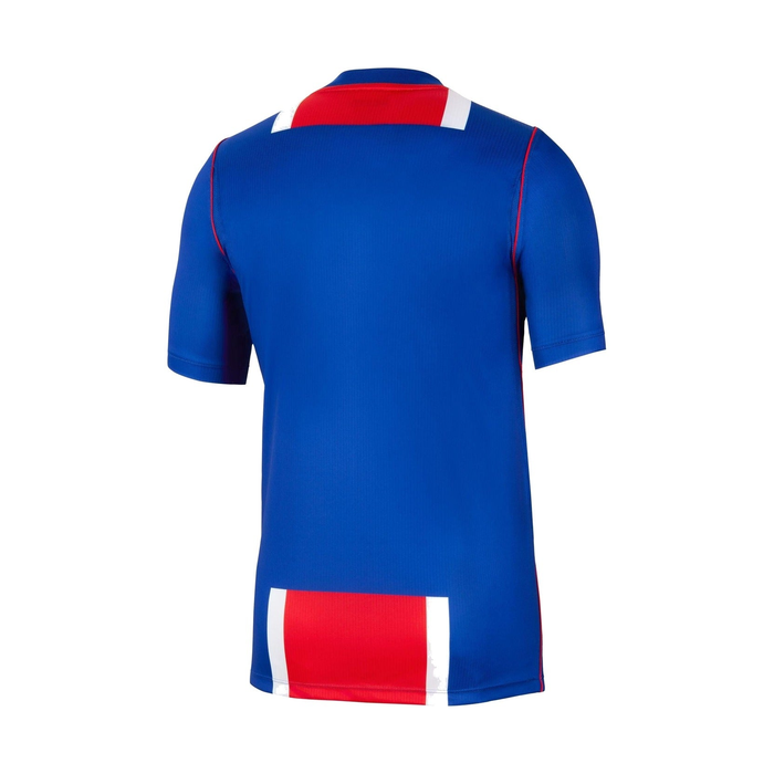 Naam en nummer, op het shirt gedrukt